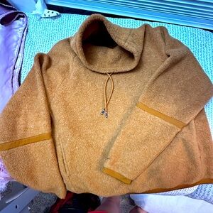 NIKE tan fleece sweatshirt